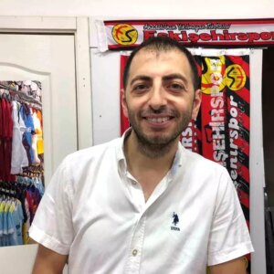 Bankacıdan Forma Satıcısına Dönüş