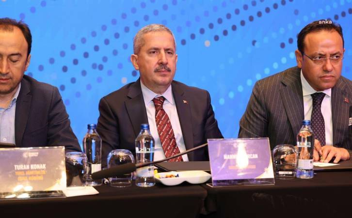 ticaret-bakan-yardimcisi-gurcandan-chp-aydincik-ilce-baskani-erdogana-tepki-bir-kamyon-dolusu-patates-halki-kin-ve-dusmanliga-tahrik-amaciyla-yere-dokulmustur-wMAxKJYG.jpg